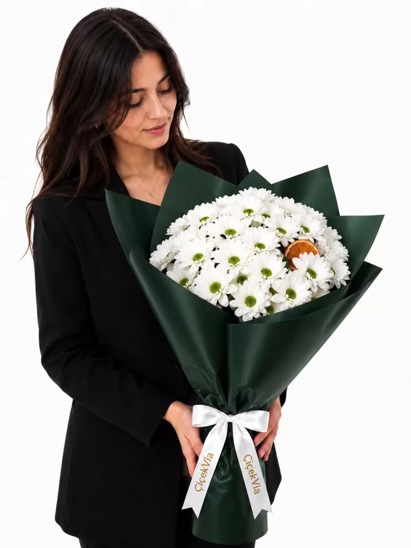 Beyaz Papatya Buketi – Yeşilin Zarafetiyle